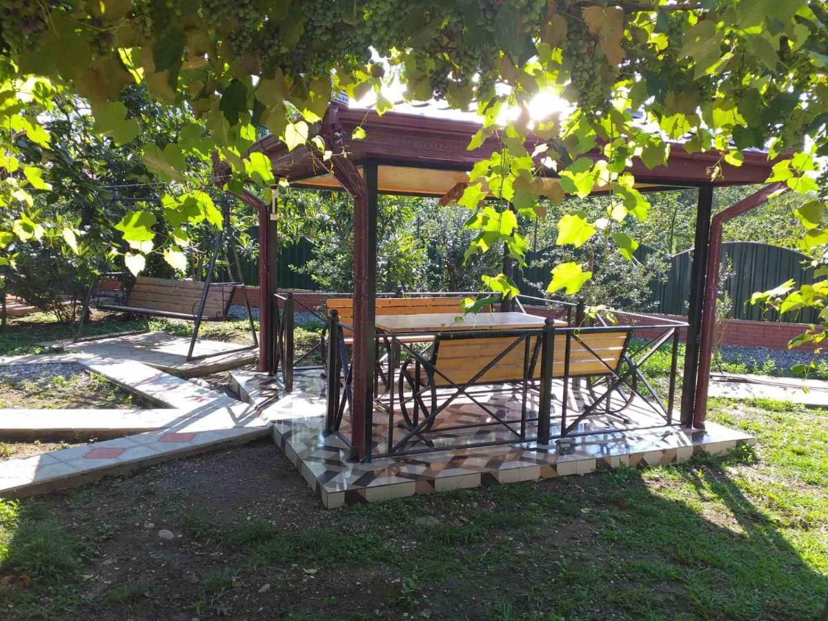 Guest House Danelia Martvili Kültér fotó